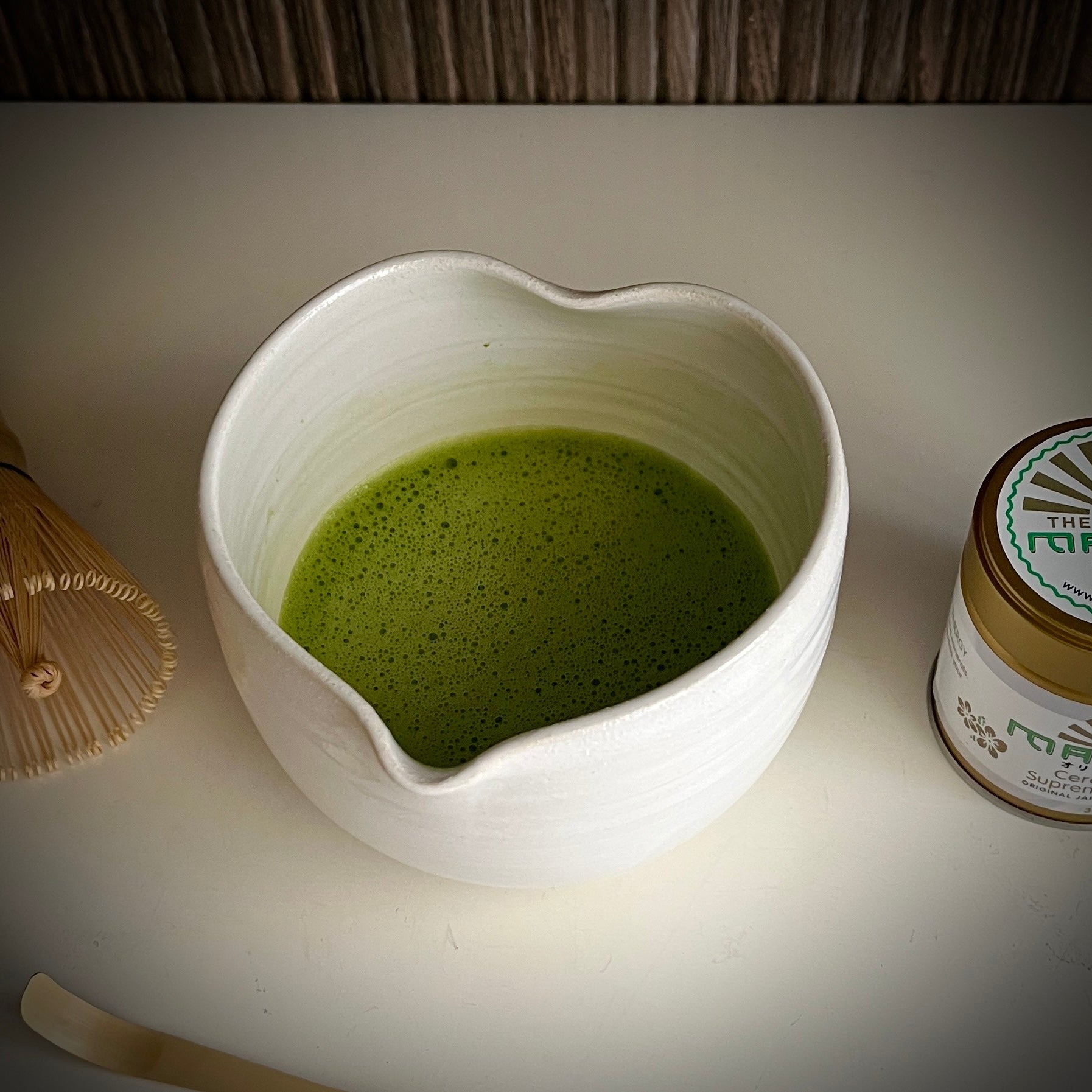 Handgemaakte chawan van Amsterdamse pottenbakkerij - The Matcha Man