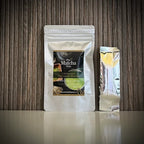 Hersluitbaar zakje met  'Ceremonial Top Grade Matcha' van The Matcha Man (25 gram) en binnenzakje.